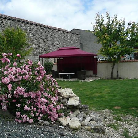 Bed and Breakfast Maison Blanc Gibourne Экстерьер фото